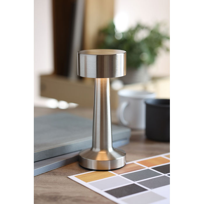 Hierluz Iron Table Lamp with 12 LED lights